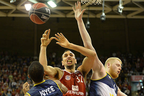 马龙力挽狂 马龙力挽狂